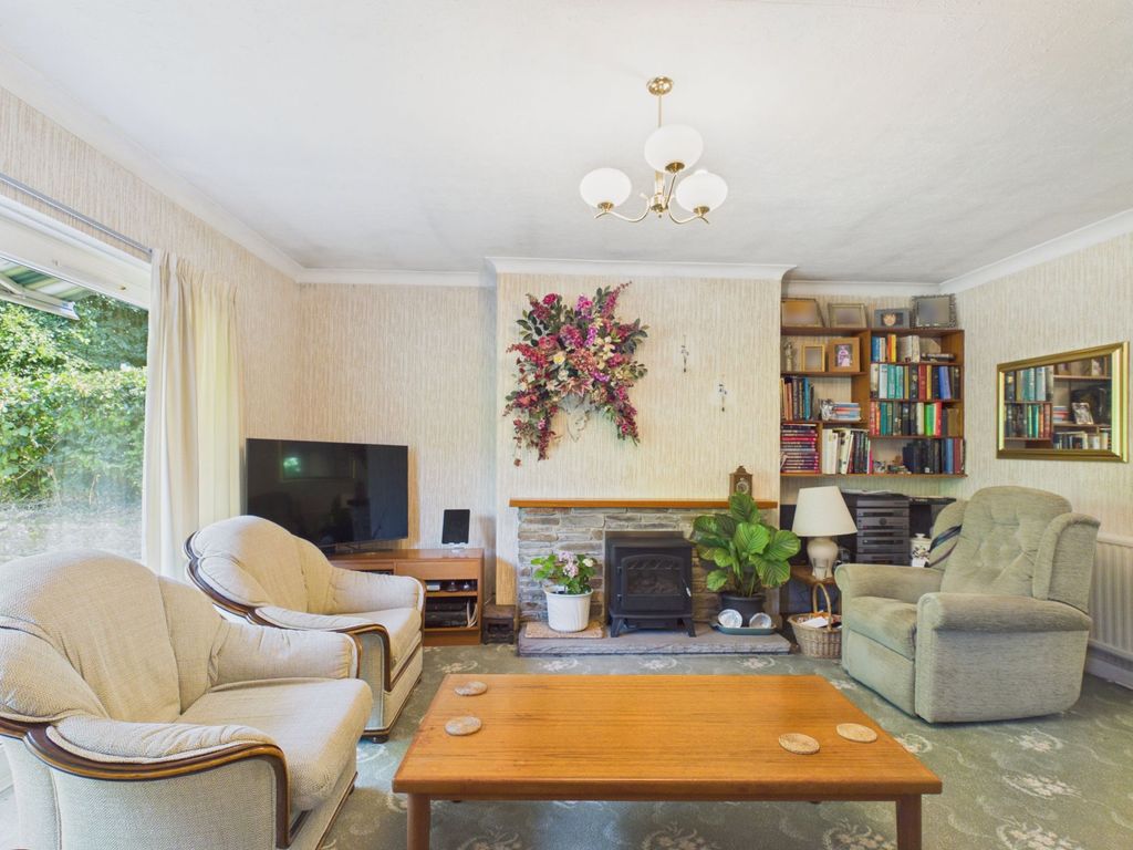 Property photo 2 of 36