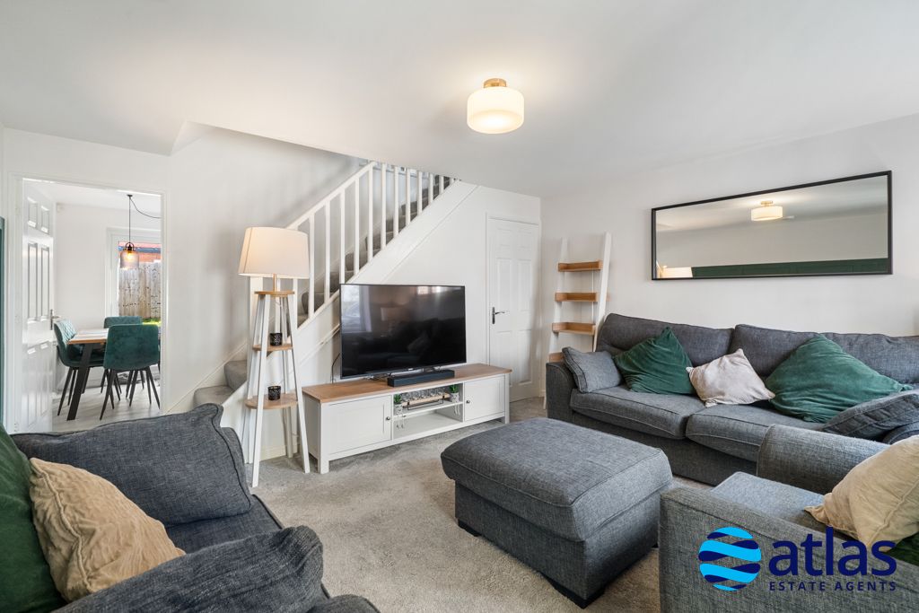 Property photo 2 of 26 Living Space