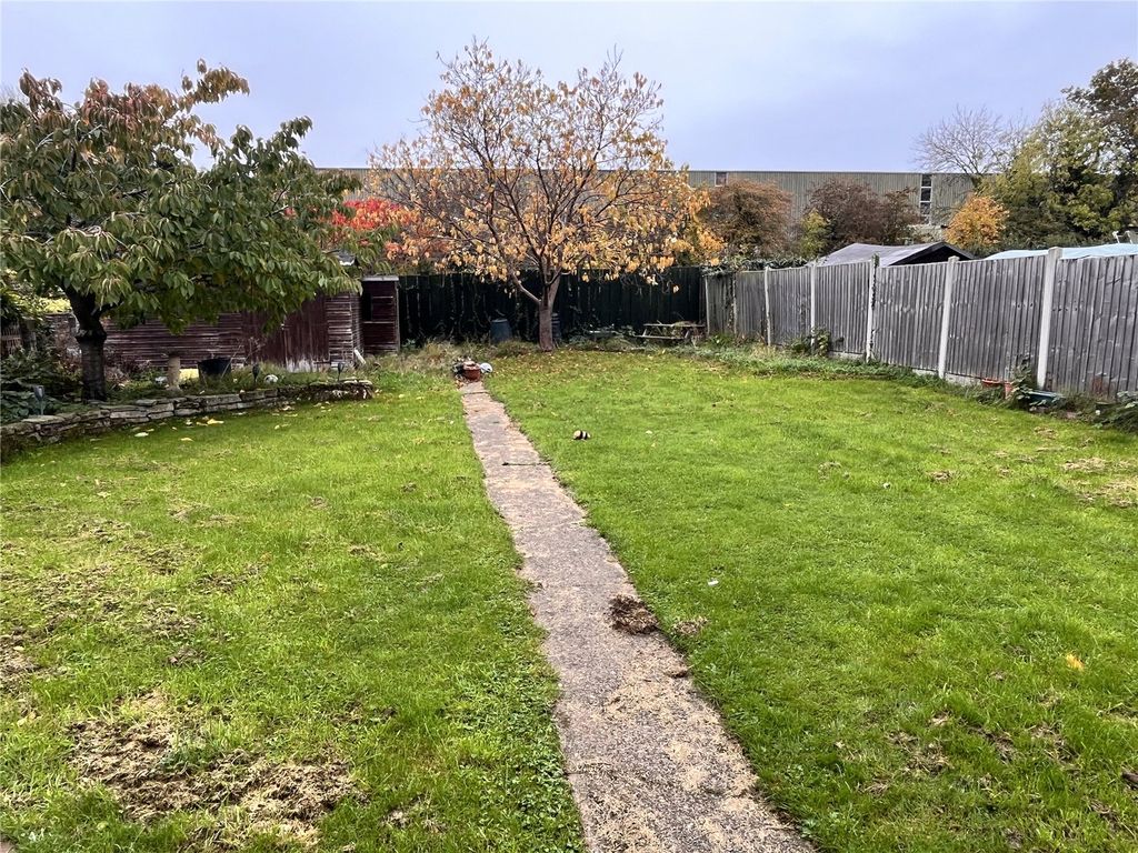 Property photo 2 of 17 Picture No. 16