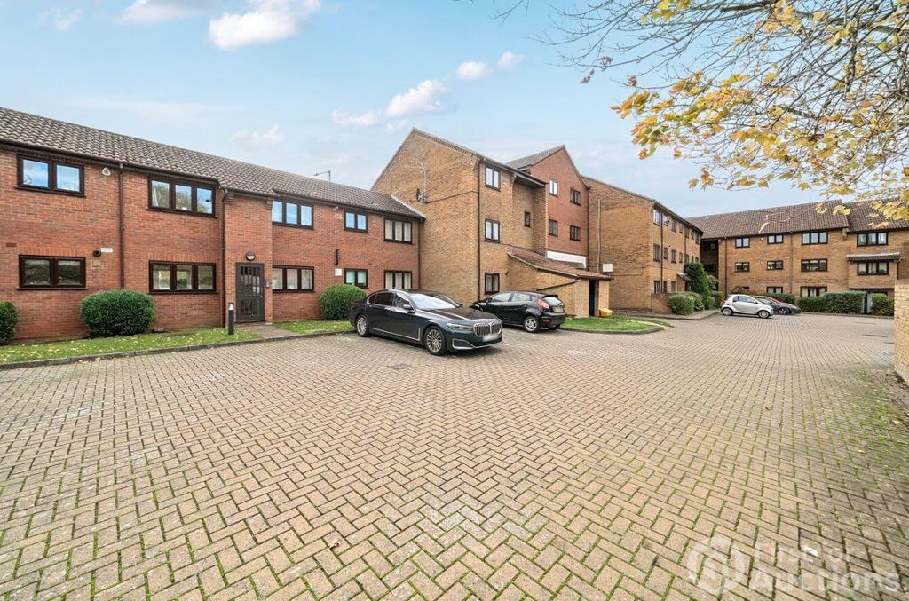 Property photo 1 of 11