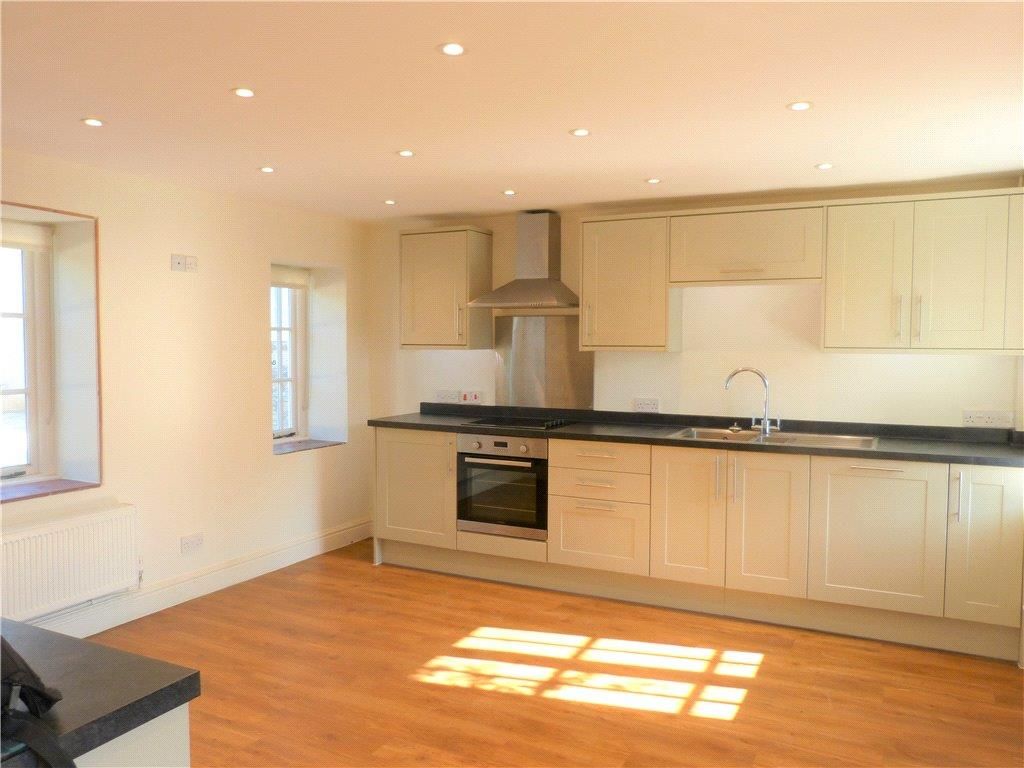 Property photo 2 of 6 Kitchen