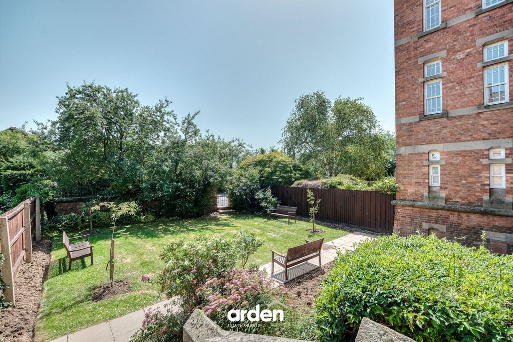 Property photo 2 of 10