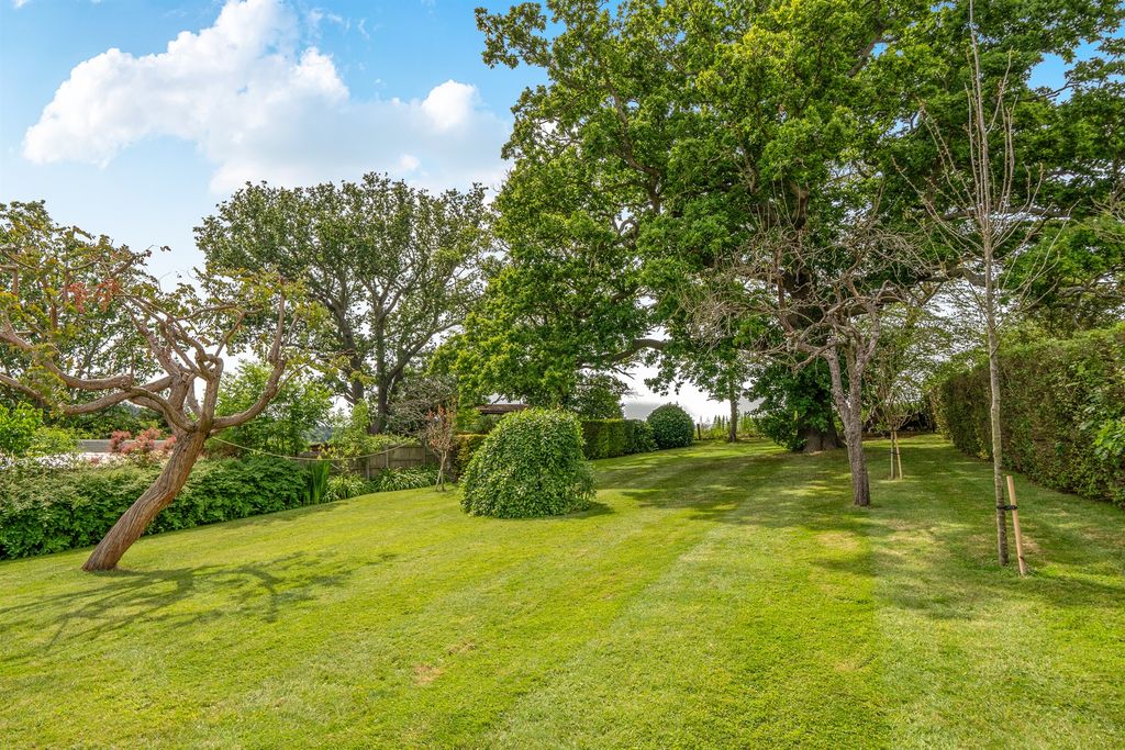 Property photo 2 of 25