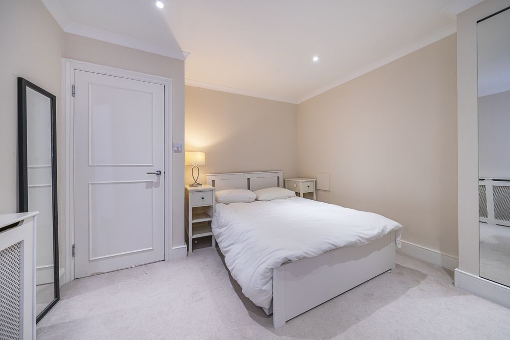 Property photo 2 of 13 Bedroom