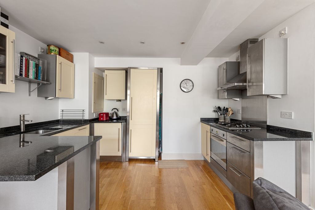 Property photo 3 of 11 094A2209