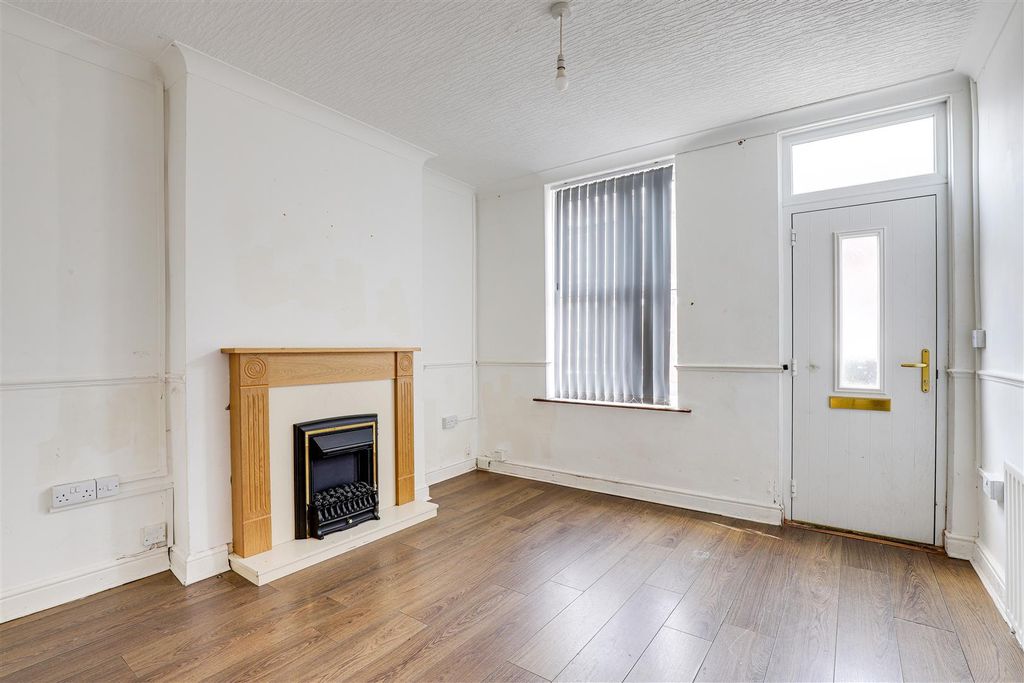 Property photo 3 of 17 Img_4204-Img_4208.Jpg