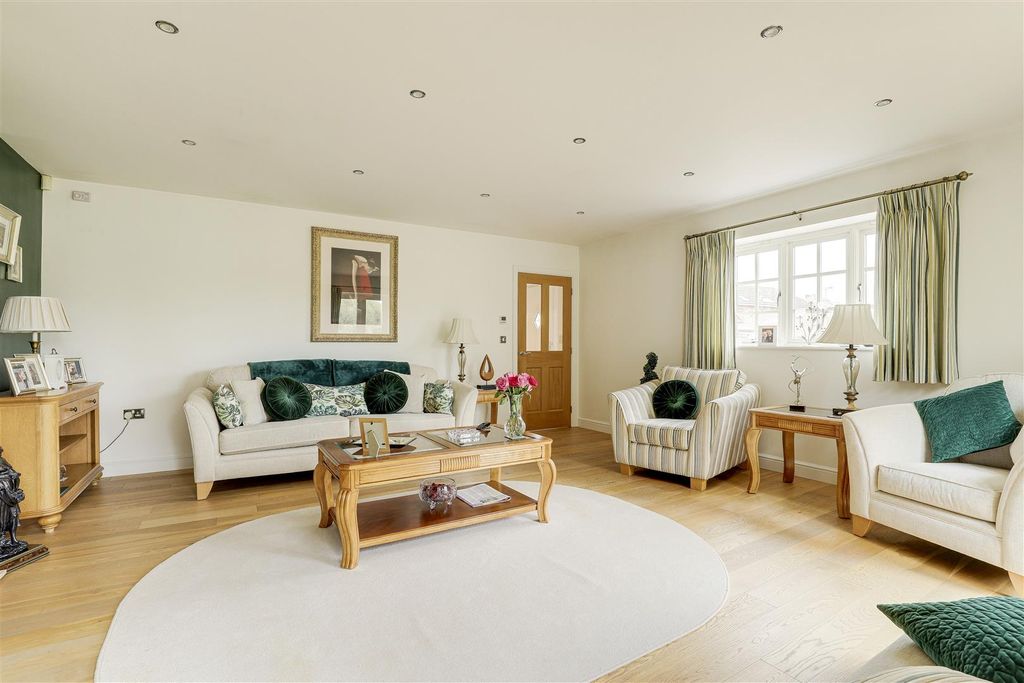 Property photo 3 of 24 06.Jpg