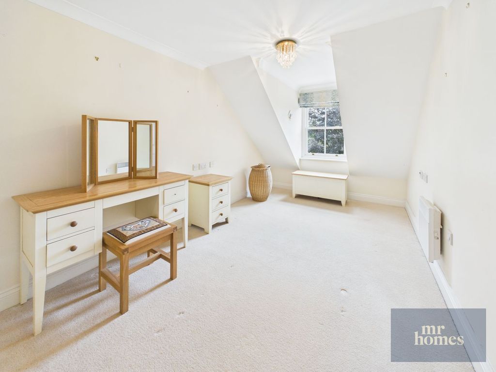 Property photo 2 of 28