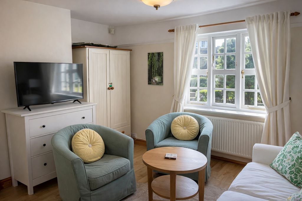 Property photo 3 of 8 Photo 8