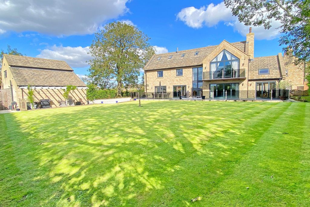 Property photo 1 of 35