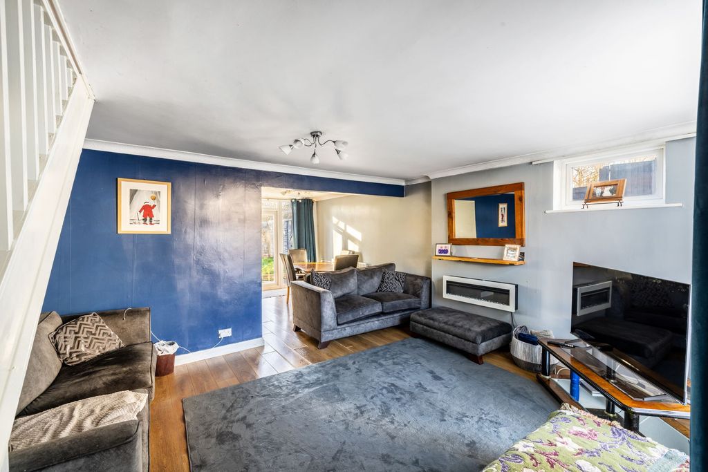 Property photo 2 of 8