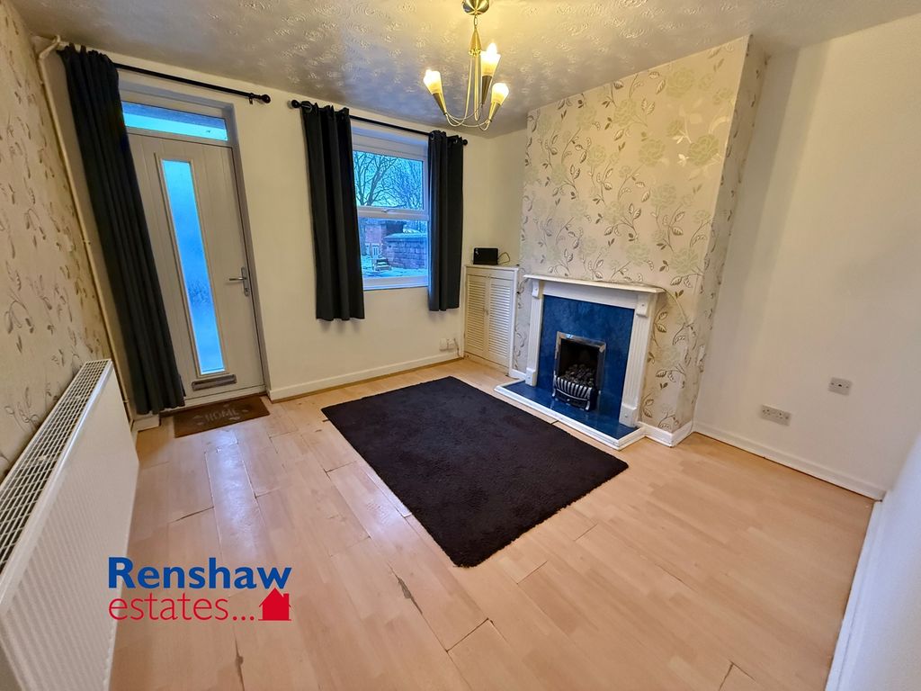 Property photo 2 of 9 L