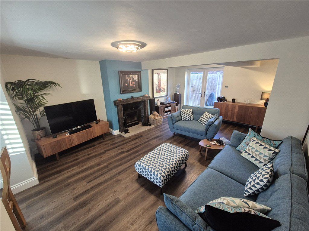 Property photo 2 of 21 Lounge