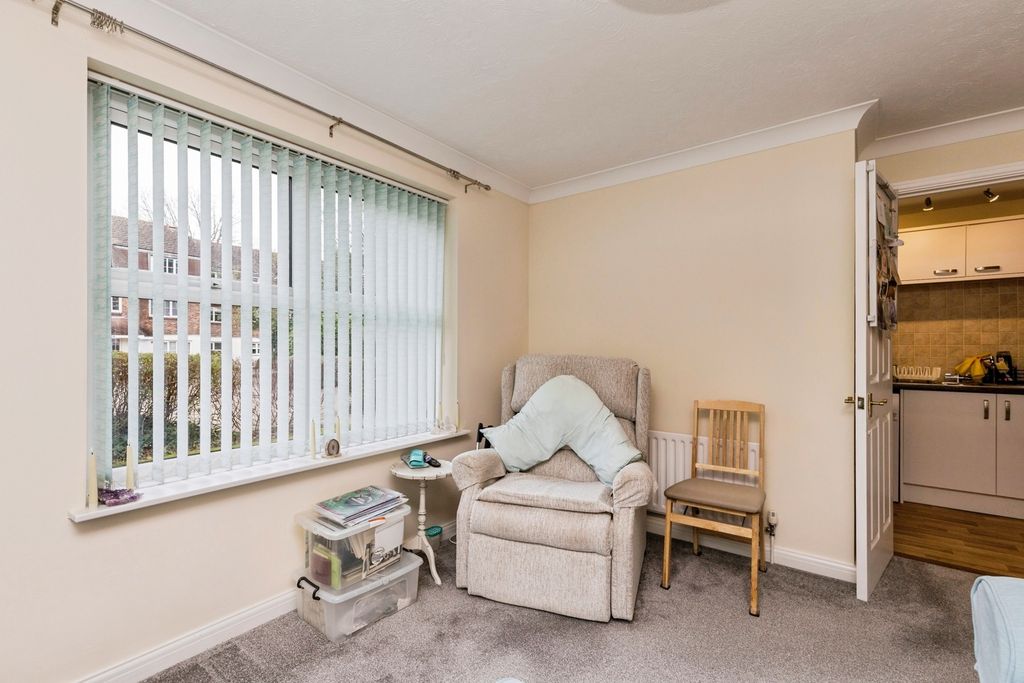 Additional image 13 of 2 bed flat for saleGreenacres, North Parade, Horsham, West Sussex RH12