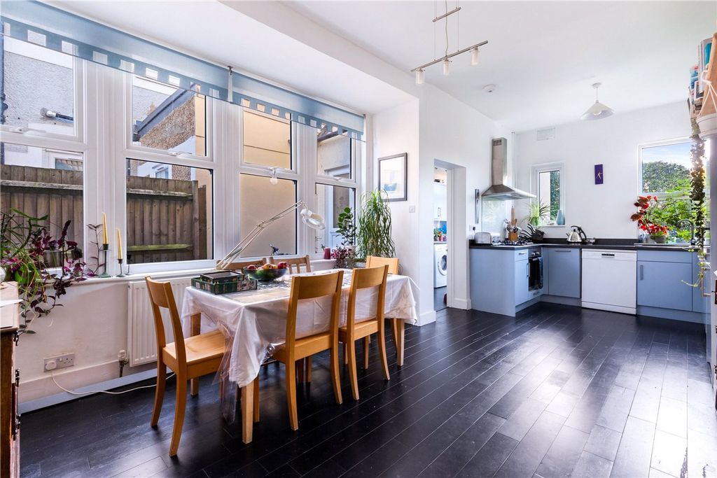 Property photo 3 of 29