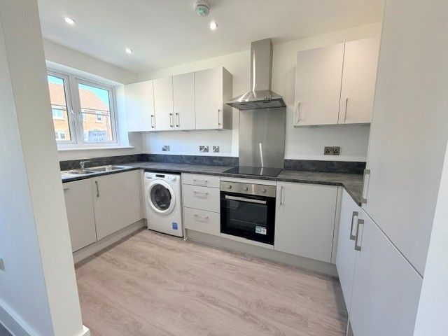 Property photo 2 of 8 Kitchen