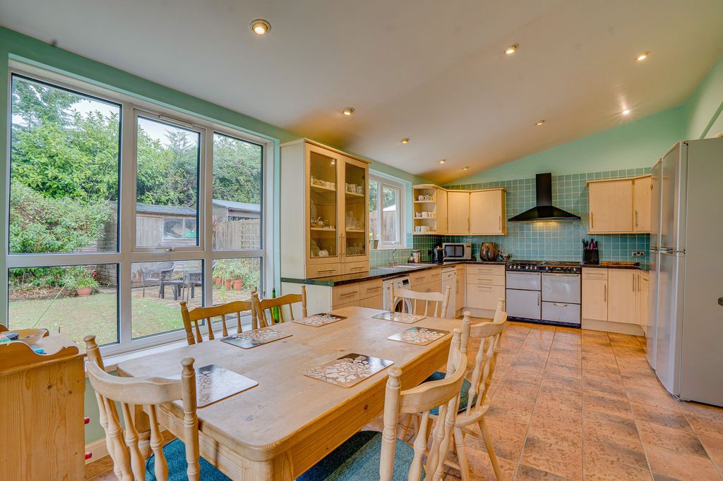 Property photo 2 of 16