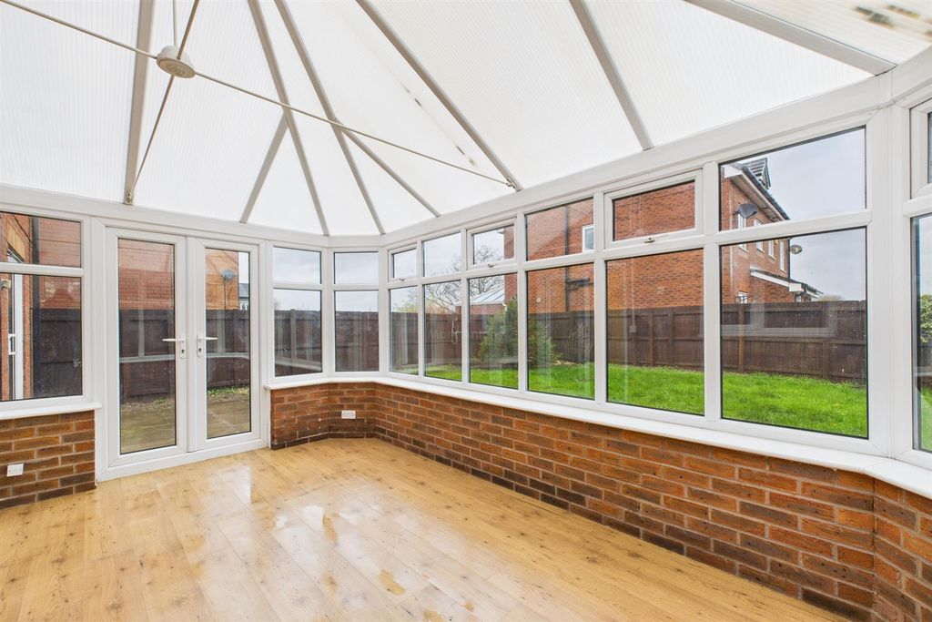 Property photo 3 of 22 Sunroom