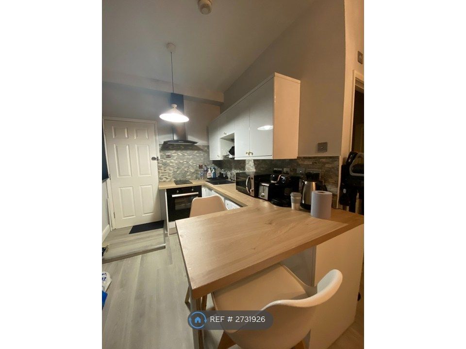 Property photo 3 of 5 Kitchen