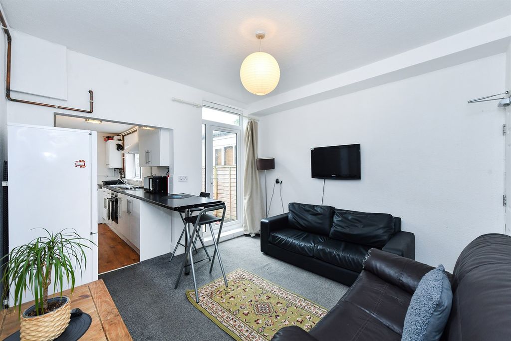 Property photo 1 of 17 (Main)