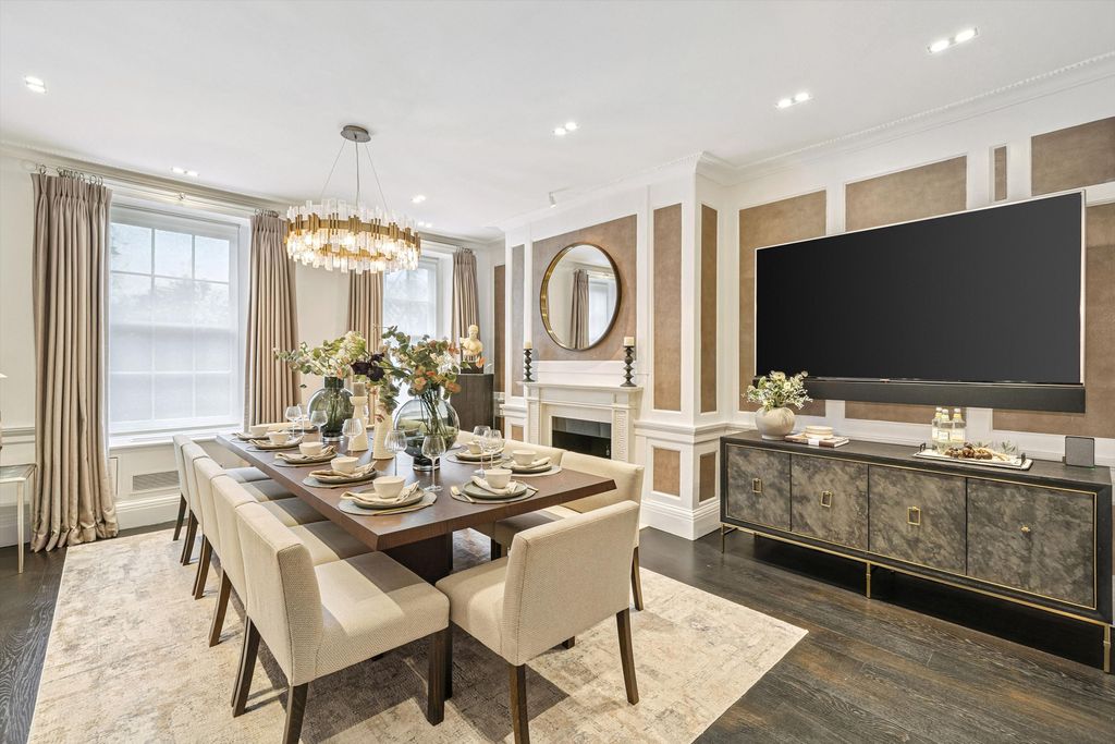 Additional image 5 of 8 bed terraced house to rentCheyne Walk & Cheyne Mews, London SW3