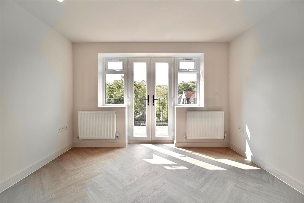 Property photo 3 of 9 Living Room 2