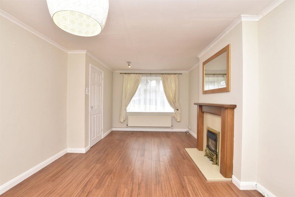 Property photo 2 of 11 Living Room