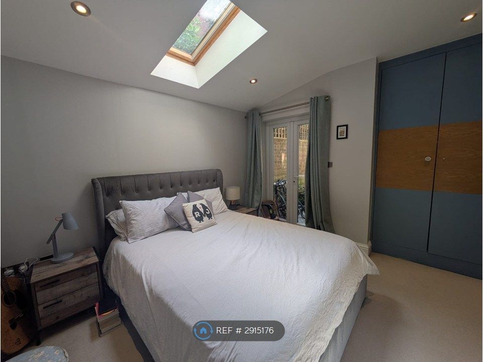 Property photo 2 of 14 Master Bedroom