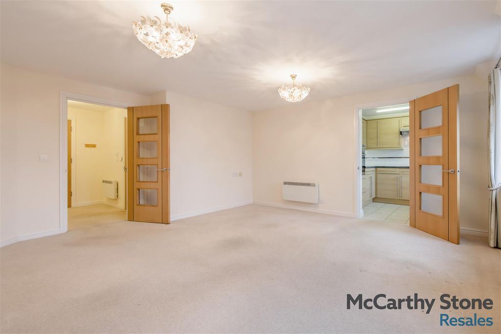 Property photo 3 of 20 8681988-Interior15.Jpg