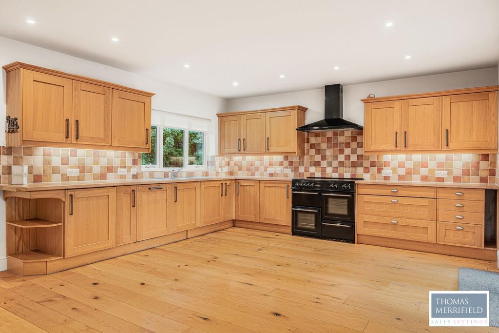 Property photo 2 of 21 11.Jpg