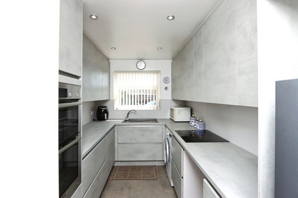 Property photo 2 of 20 Pbox-Img.Jpg