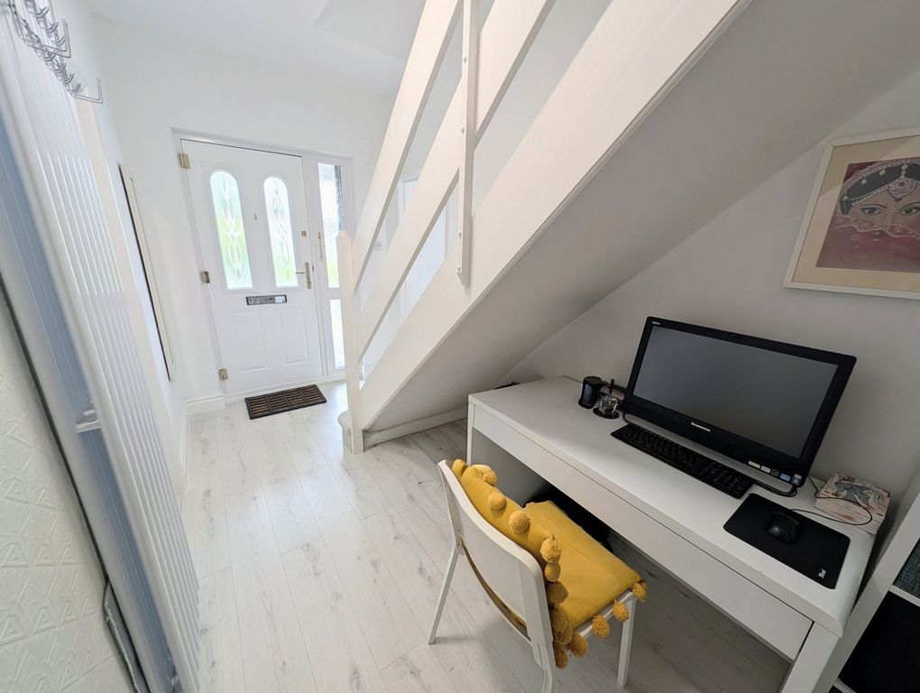 Property photo 3 of 28