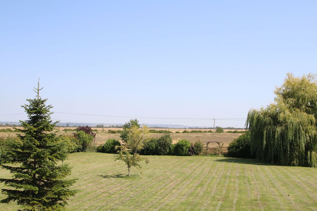 Property photo 2 of 21