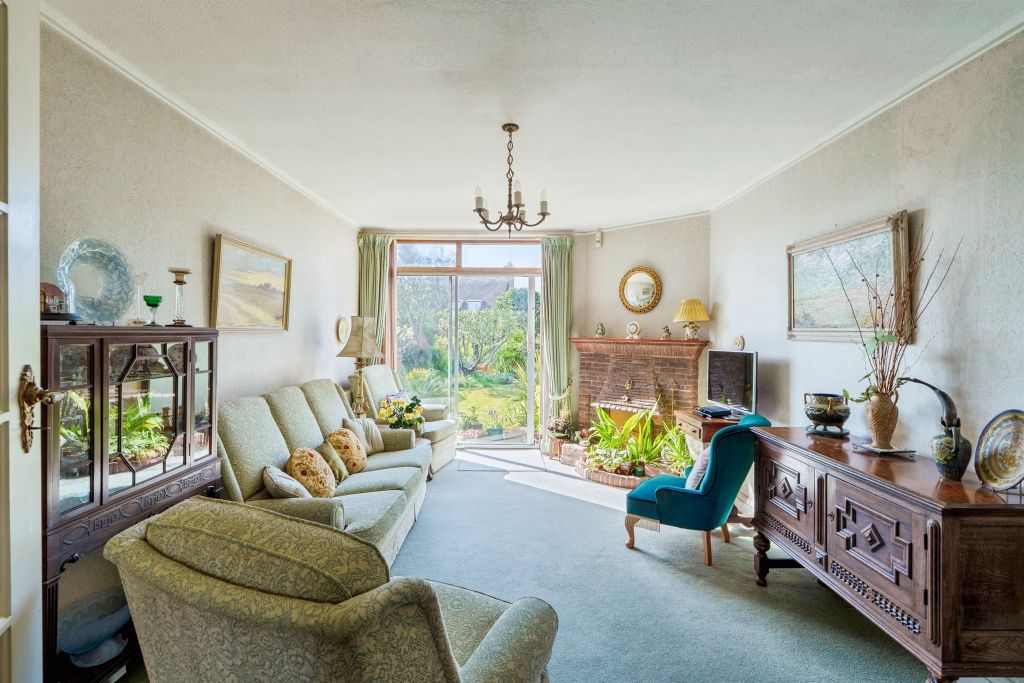 Property photo 3 of 19