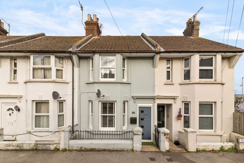 Property photo 1 of 28