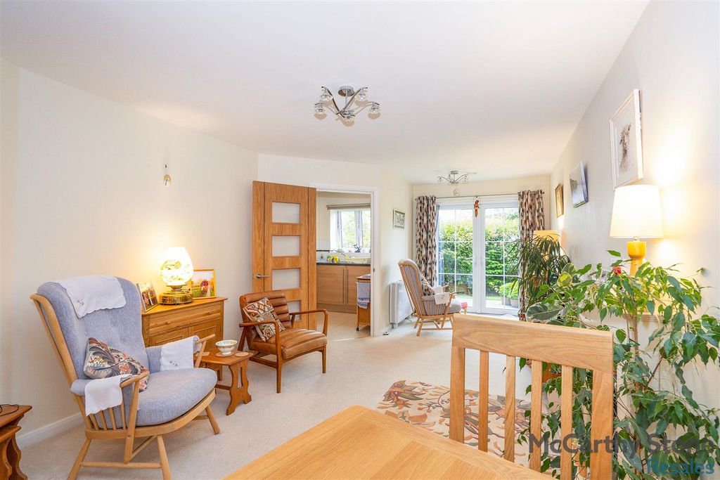 Property photo 3 of 19 2Ryebeckcourt-Lounge.Jpg