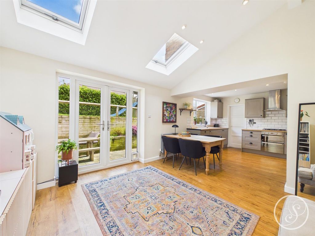 Property photo 2 of 25 Kitchen/Living/Diner