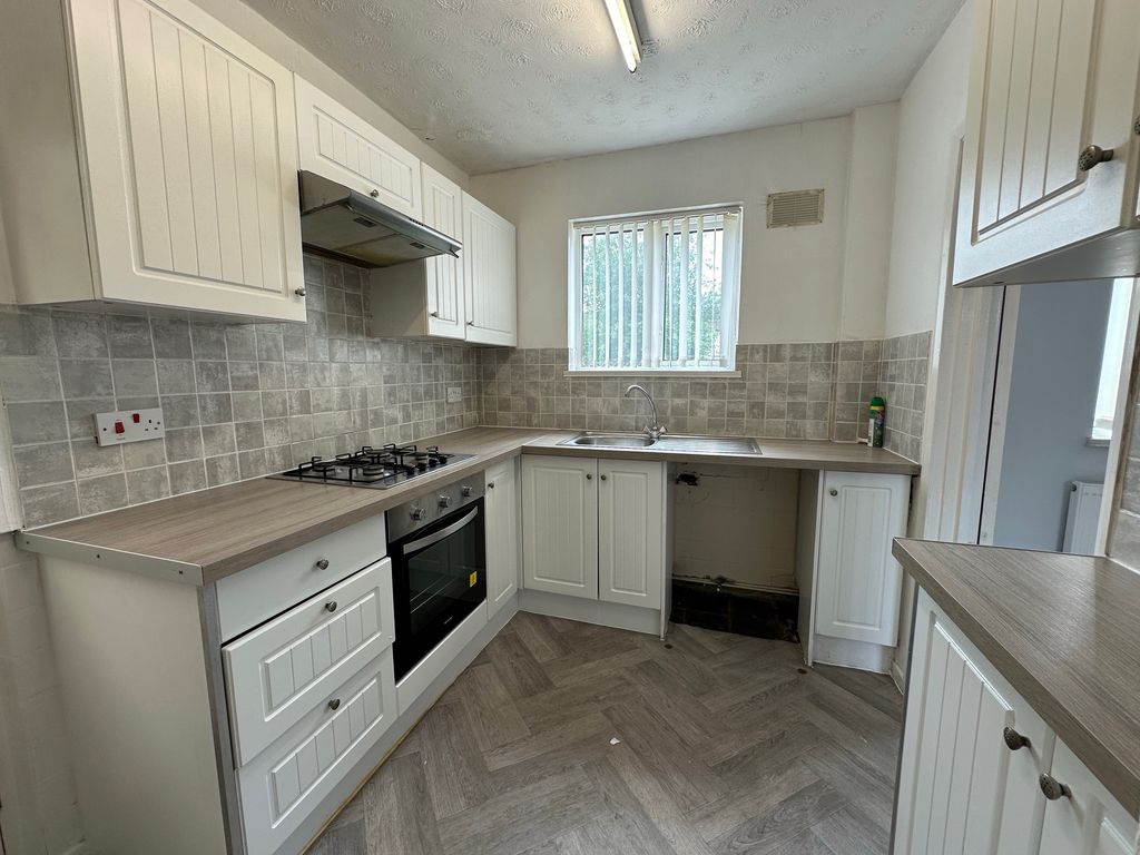 Property photo 2 of 9 2