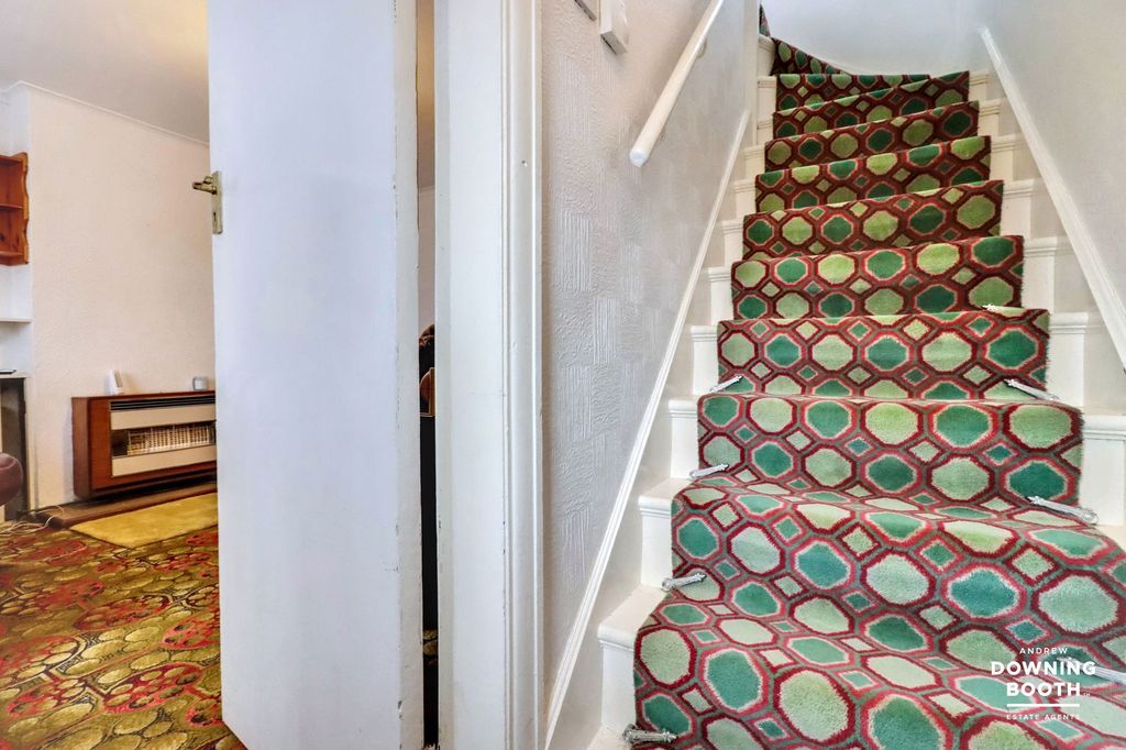 Property photo 2 of 20