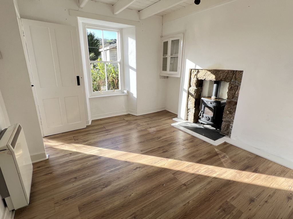 Property photo 2 of 11 Gallery