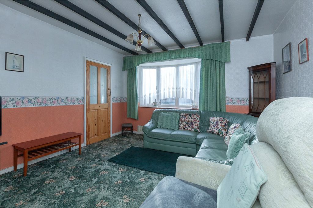 Property photo 2 of 22 Picture No. 23