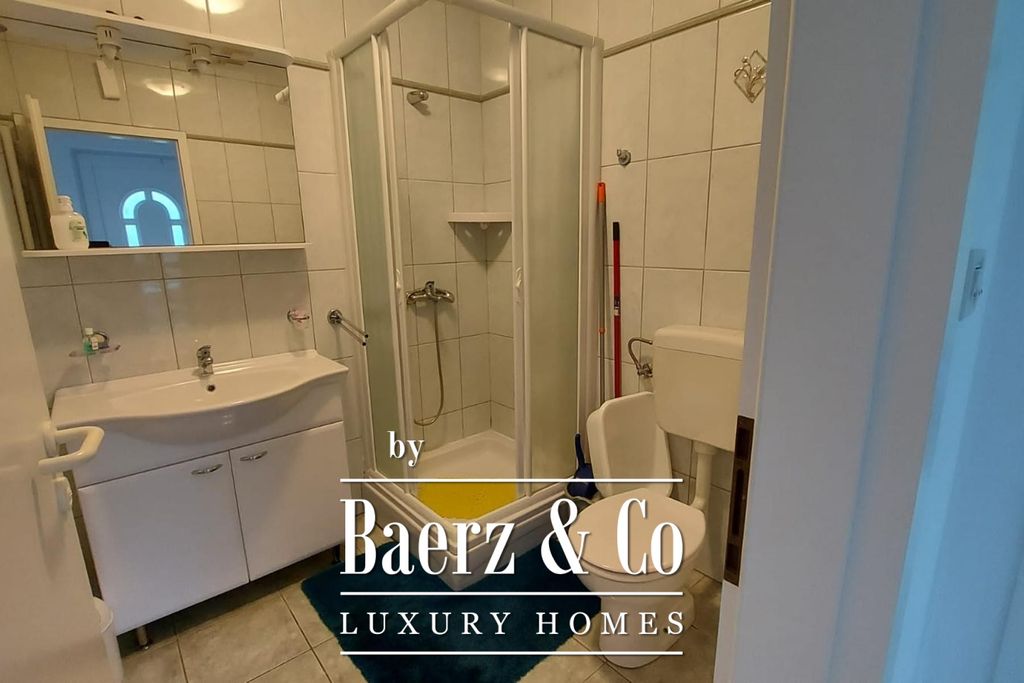 Property photo 3 of 33