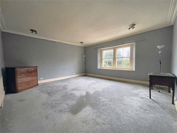 Property photo 3 of 16 Lounge