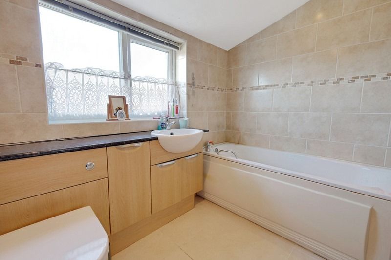 Property photo 3 of 15 4708894