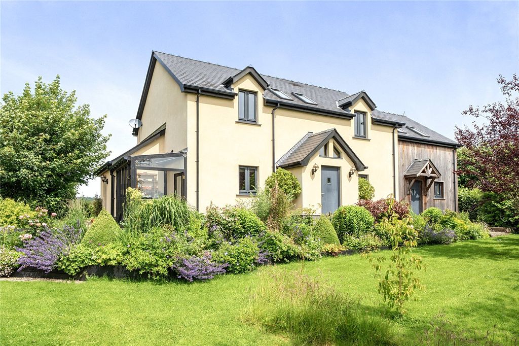 Property photo 3 of 35 Picture No. 57
