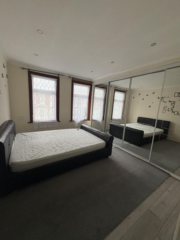 Property photo 1 of 8 Lovely 2 Bedroom House For Rent