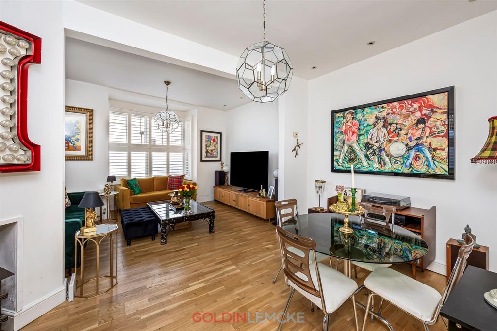 Property photo 2 of 21 Living/Dining Room