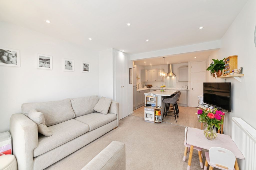 Property photo 2 of 22 Pbox-Img.Jpg