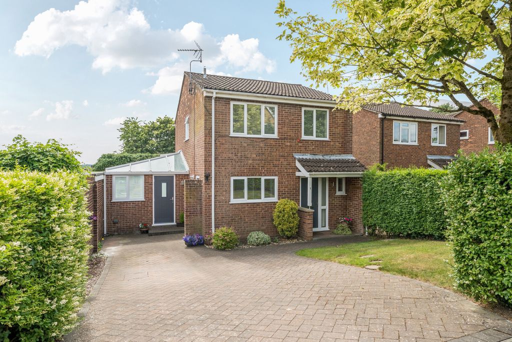 Property photo 1 of 21 1310972-1-684Fea0...