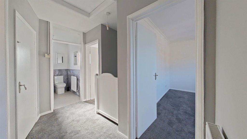 Property photo 3 of 12 Hall